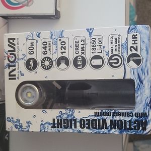INTOVA  Action Video Light w camera Mount